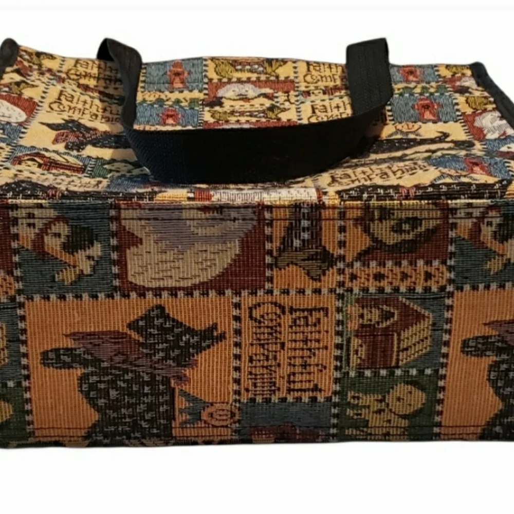 Coldwater Creek large tapestry geometric print shoulder bag. - Picture 2 of 5